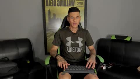 Snapshot of jamesinked_ chatting on 12/21/24, 05:03 Jamesinked online show from 12/21/24, 05:03