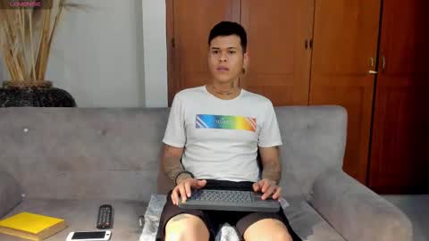 Snapshot of jamesinked_ chatting on 11/13/25, 02:10 Jamesinked online show from 11/13/25, 02:10