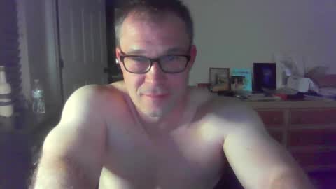 Snapshot of jamesjewels chatting on 11/05/25, 02:22 jamesjewels online show from 11/05/25, 02:22