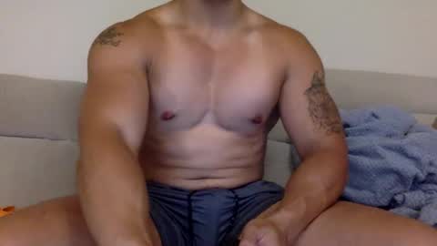 jamesmo820913 online show from 10/12/25, 01:43