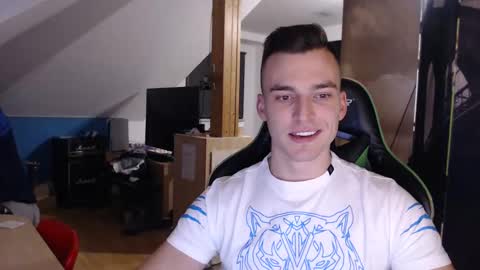 Snapshot of jamesss11158699 chatting on 01/17/25, 06:44 jamesss11158699 online show from 01/17/25, 06:44