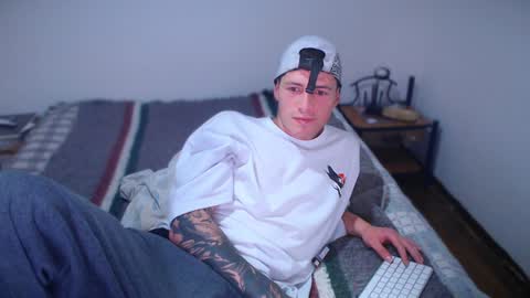 jamesss____ online show from 02/05/25, 06:04