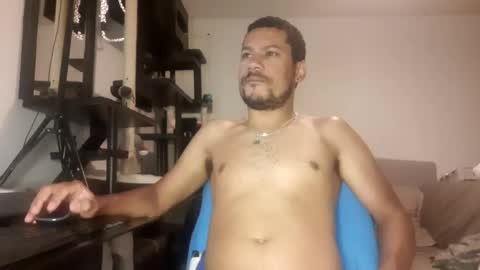 Snapshot of jamielonnas chatting on 01/12/25, 04:08 Jamie Lonnas online show from 01/12/25, 04:08