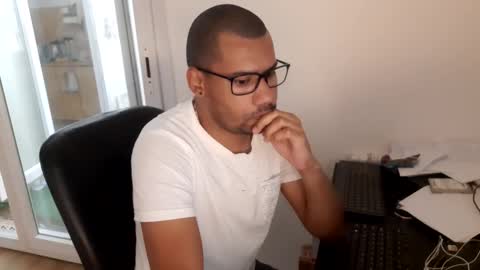 Snapshot of jamielonnas chatting on 10/02/25, 07:37 Jamie Lonnas online show from 10/02/25, 07:37