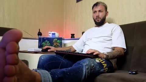 Snapshot of jamienoxus chatting on 09/12/25, 08:42 Robbie online show from 09/12/25, 08:42