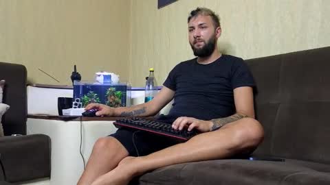 Snapshot of jamienoxus chatting on 09/13/25, 08:47 Robbie online show from 09/13/25, 08:47