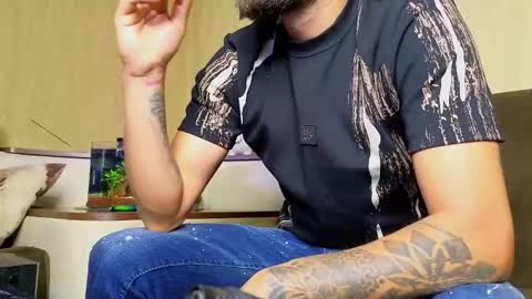 Snapshot of jamienoxus chatting on 09/16/25, 05:08 Robbie online show from 09/16/25, 05:08