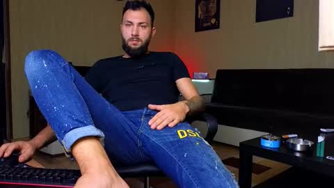 Snapshot of jamienoxus chatting on 10/07/25, 05:37 Robbie online show from 10/07/25, 05:37