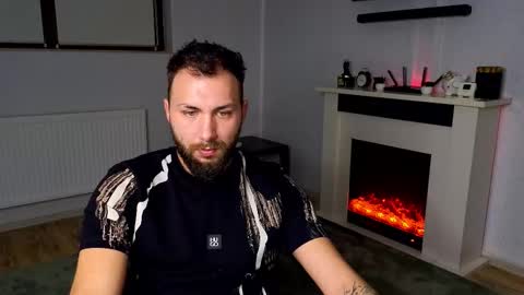 Snapshot of jamienoxus chatting on 11/12/25, 07:20 Robbie online show from 11/12/25, 07:20