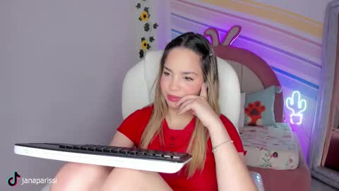 Snapshot of jana_parissi chatting on 12/14/25, 08:24 Jana online show from 12/14/25, 08:24