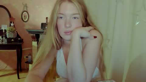 Snapshot of jane_and_star chatting on 10/25/25, 09:31 Star online show from 10/25/25, 09:31