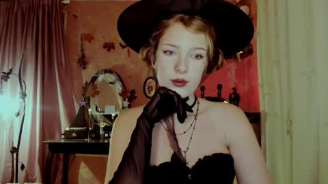 Snapshot of jane_and_star chatting on 10/30/25, 09:37 Star online show from 10/30/25, 09:37