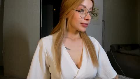 Snapshot of jane_bright chatting on 01/17/25, 09:17 Jane online show from 01/17/25, 09:17