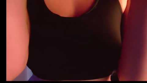 Snapshot of jane_monroee chatting on 09/14/25, 12:32 Lany online show from 09/14/25, 12:32