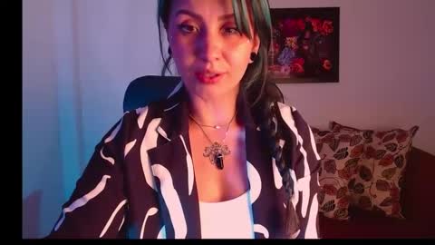 Snapshot of jane_monroee chatting on 09/27/25, 05:34 Lany online show from 09/27/25, 05:34