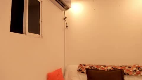 Snapshot of jane_monttgomery chatting on 02/18/25, 01:10 Jane M online show from 02/18/25, 01:10