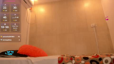 Snapshot of jane_monttgomery chatting on 09/23/25, 03:37 Jane M online show from 09/23/25, 03:37