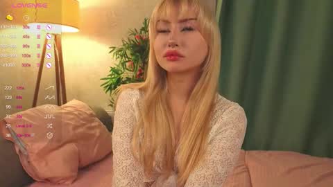 Jennifer  online show from 09/19/25, 04:51