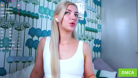 Jennifer  online show from 09/24/25, 06:17