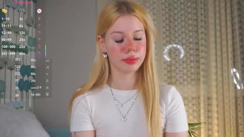 Snapshot of janecoxa chatting on 10/30/25, 07:36 Jennifer online show from 10/30/25, 07:36