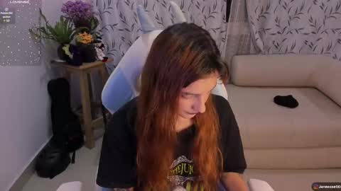 Snapshot of janee_lane chatting on 10/29/25, 12:24 Jane online show from 10/29/25, 12:24