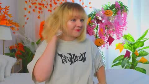 Diane online show from 11/08/25, 11:21