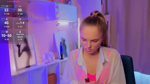 Snapshot of janewirtz chatting on 10/24/25, 06:21 Hi Im Alice and here youll find something online show from 10/24/25, 06:21