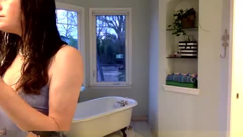 Snapshot of janicepepper chatting on 01/04/25, 12:48 janicepepper online show from 01/04/25, 12:48