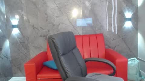 Jan online show from 10/17/25, 08:00