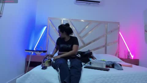 Janna online show from 11/03/25, 03:41