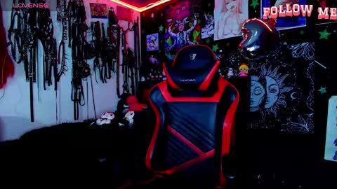      online show from 12/13/25, 11:43