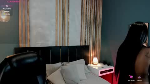 Snapshot of janne_lee chatting on 12/15/25, 08:02 Janne for u online show from 12/15/25, 08:02