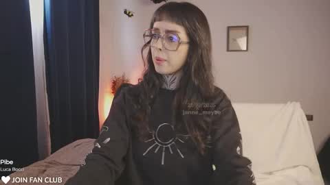 Snapshot of janne_maybe chatting on 10/21/25, 02:51 jmaybe e online show from 10/21/25, 02:51