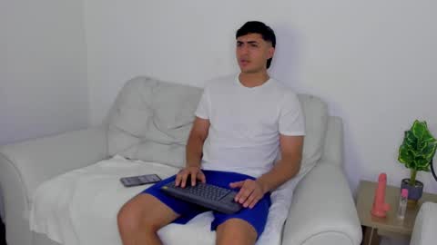 Snapshot of janomar01 chatting on 11/09/25, 11:30 janomar01 online show from 11/09/25, 11:30