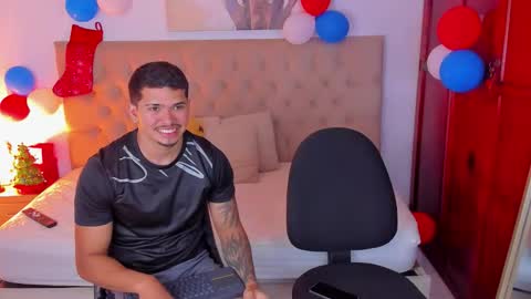 Snapshot of janomar01 chatting on 11/28/25, 06:54 janomar01 online show from 11/28/25, 06:54