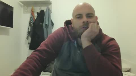 Snapshot of januszcygan chatting on 10/16/25, 12:33 januszcygan online show from 10/16/25, 12:33