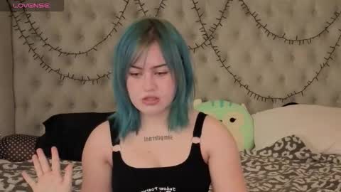 Snapshot of jarehn chatting on 10/22/25, 12:00 Jaren online show from 10/22/25, 12:00