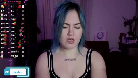 Snapshot of jarehn chatting on 11/18/25, 05:34 Jaren online show from 11/18/25, 05:34