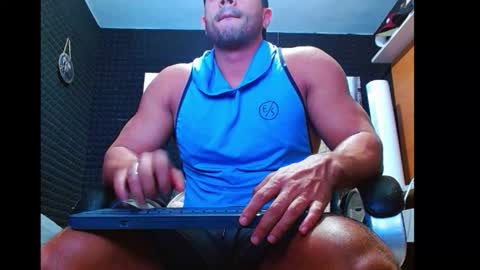 Snapshot of jarod131675 chatting on 10/22/25, 09:36 jarod online show from 10/22/25, 09:36