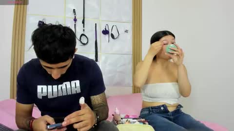 Snapshot of jaryandnick_smith chatting on 10/17/25, 05:21 jaryandnick_smith online show from 10/17/25, 05:21