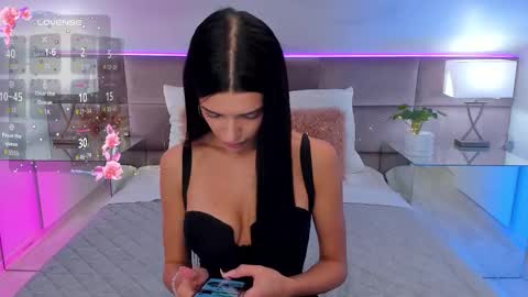 Snapshot of jasmilynn chatting on 09/18/25, 05:09 Jasmi online show from 09/18/25, 05:09