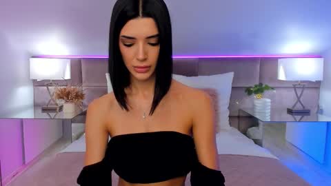 Snapshot of jasmilynn chatting on 10/18/25, 12:28 Jasmi online show from 10/18/25, 12:28