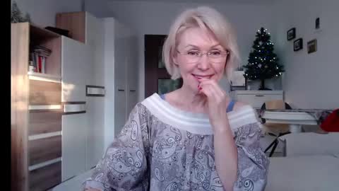 Jasmin room for people 40 online show from 12/15/24, 01:54