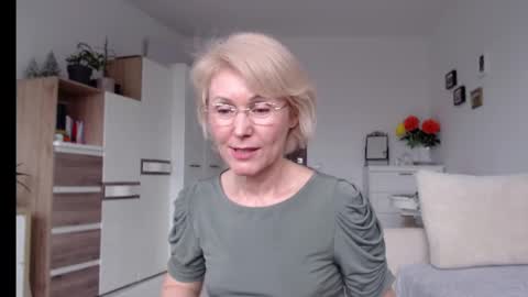 Jasmin room for people 40 online show from 02/25/25, 01:39