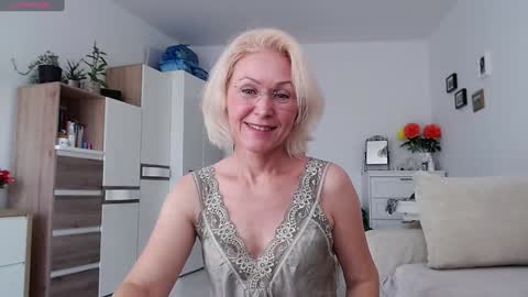 Jasmin room for people 40 online show from 11/05/25, 10:59