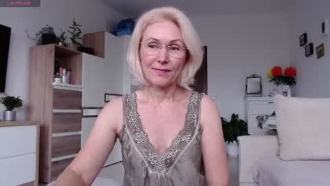Jasmin room for people 40 online show from 11/10/25, 08:24