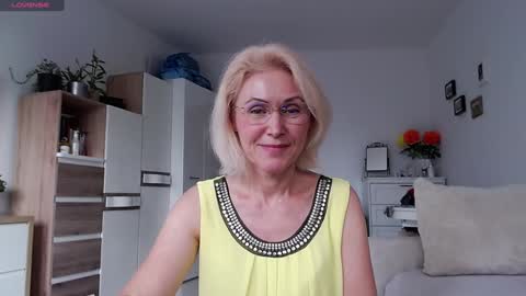 Jasmin room for people 40 online show from 11/12/25, 11:54