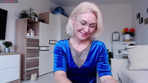 Jasmin room for people 40 online show from 11/18/25, 11:25