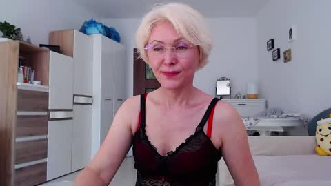 Jasmin room for people 40 online show from 04/18/26, 12:53