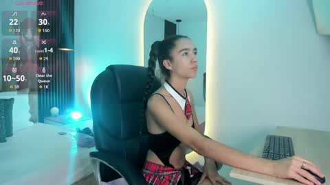 Snapshot of jasmin_adams chatting on 04/19/26, 11:31 Jasmin online show from 04/19/26, 11:31